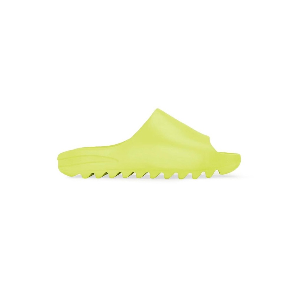 Yeezy slides Glow Green Size 11💚🔥🔥🔥